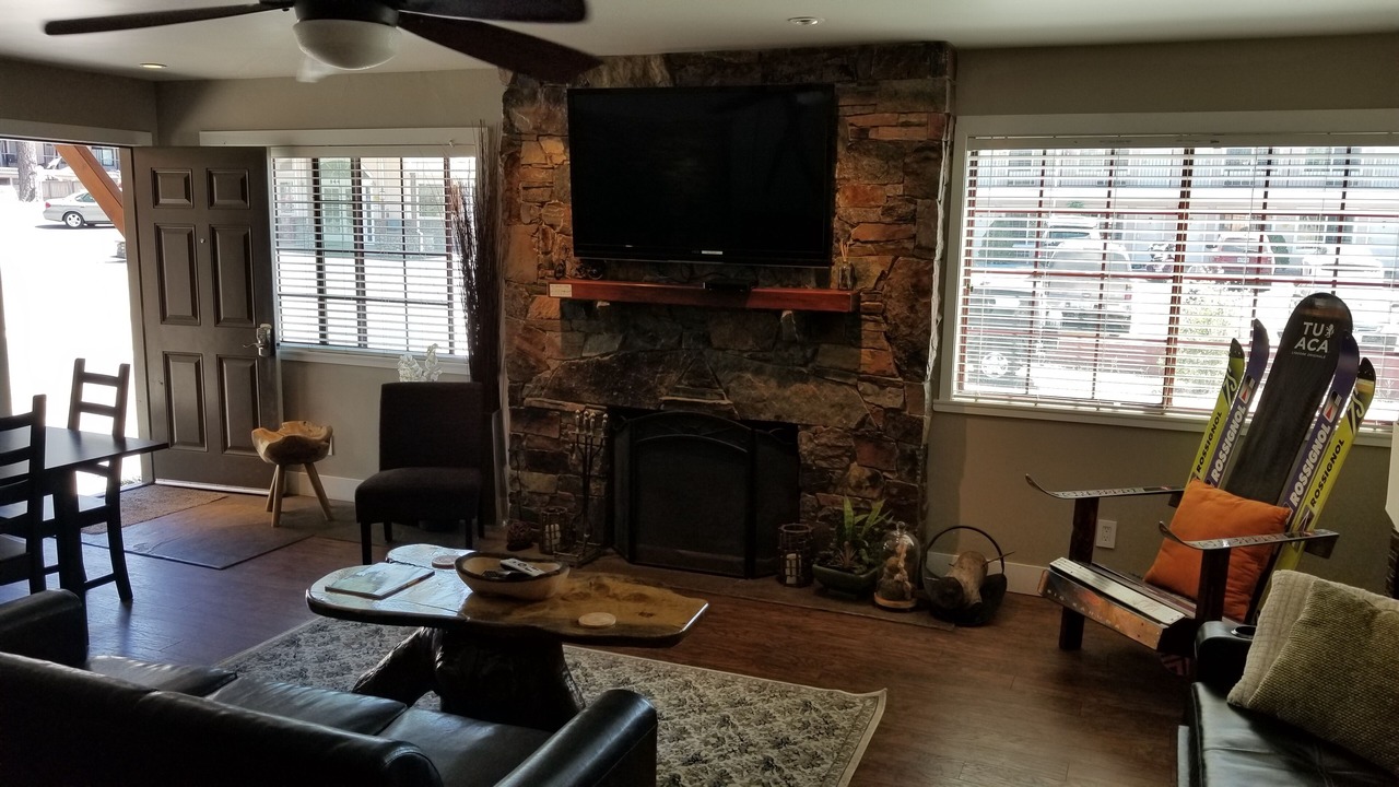 Photo of Livingroom in Lakeside Park