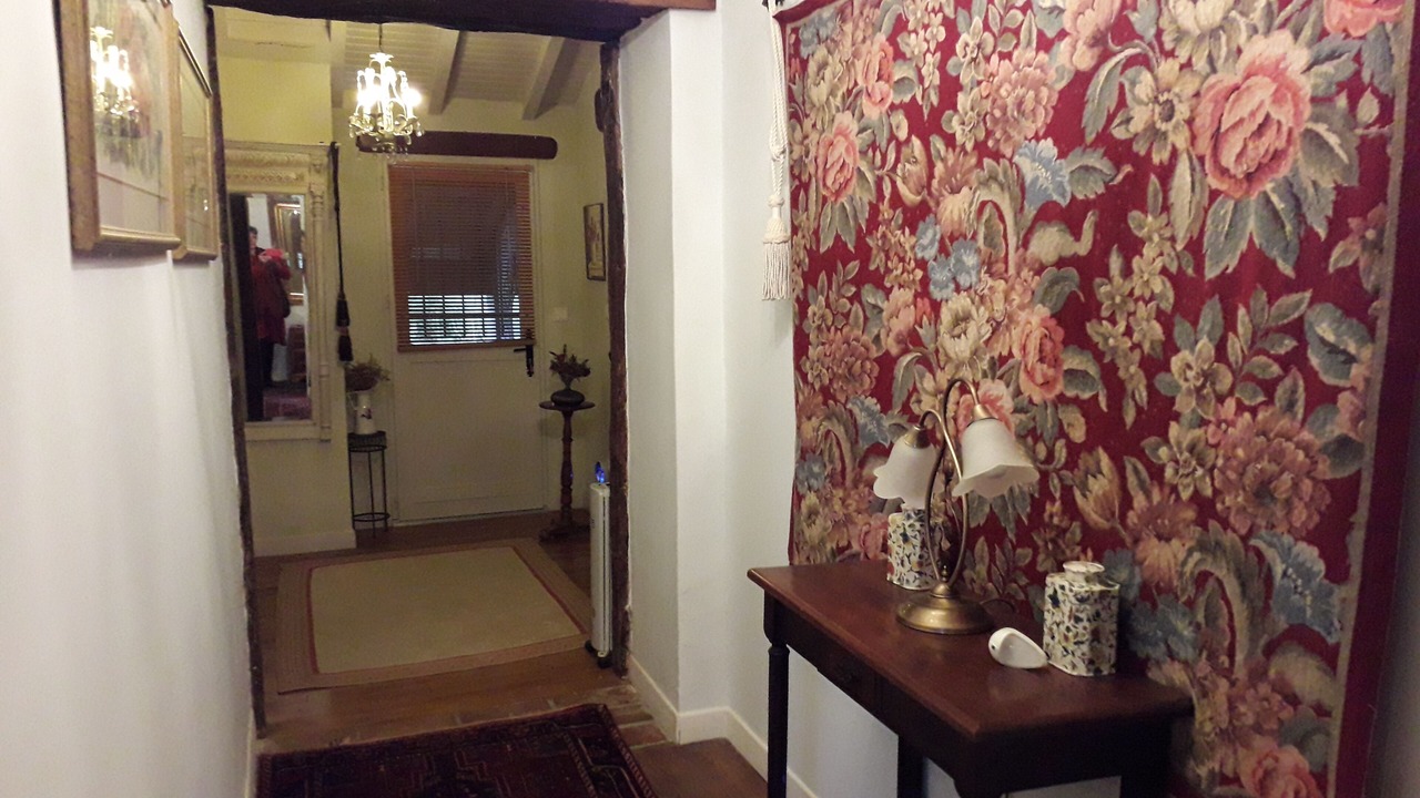 Photo of Others in Anan