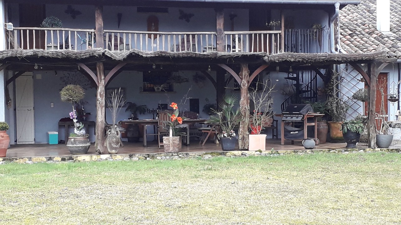 Photo of Outdoor in Anan