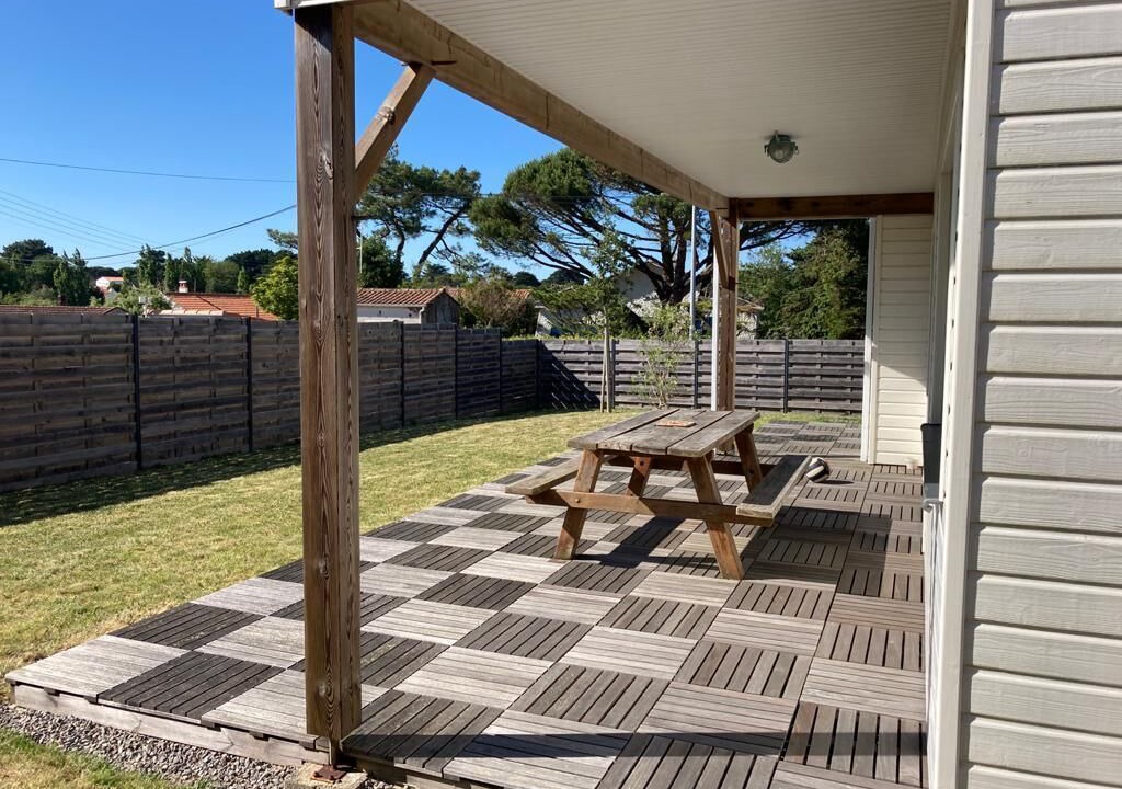 Photo of Patio Balcony in Saint-Michel-Chef-Chef
