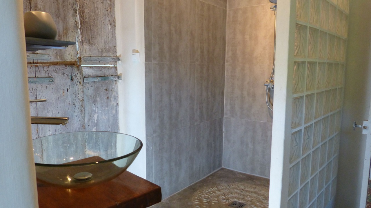 Photo of Bathroom in Thoiras