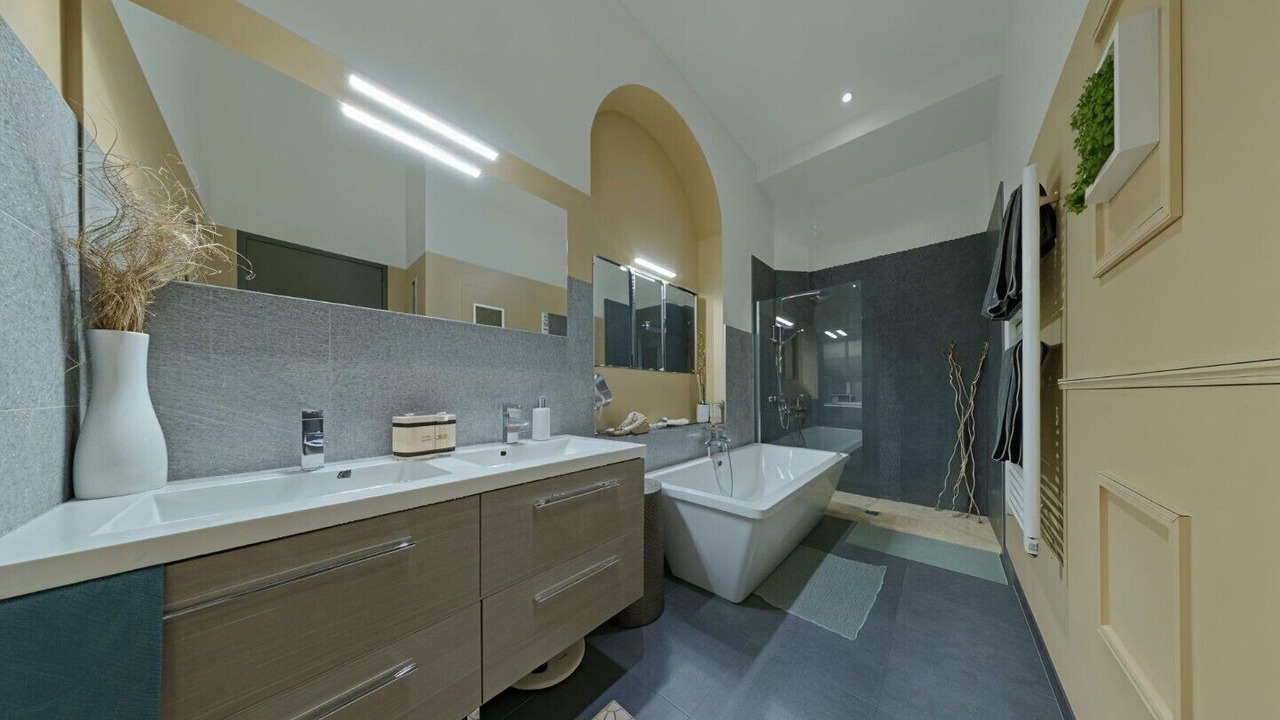 Photo of Bathroom in Gambetta