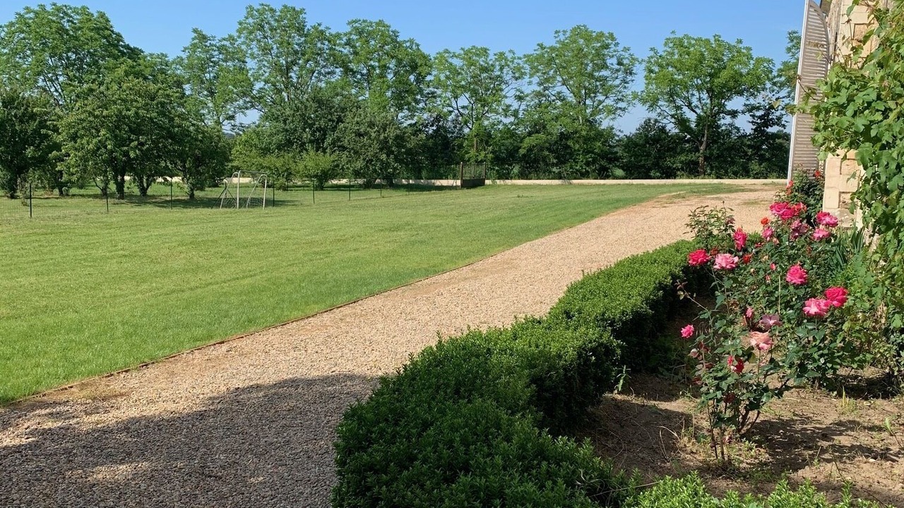 Photo of Outdoor in Longuefuye