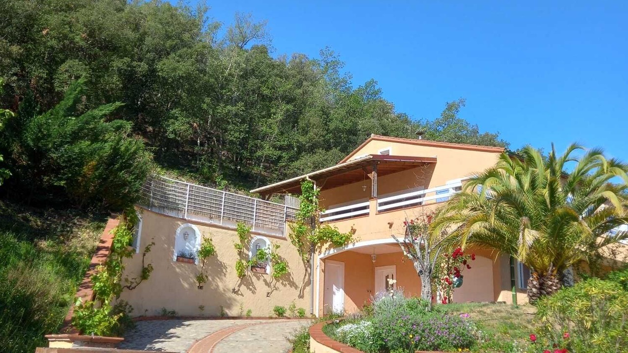 Photo of Outdoor in Reynes