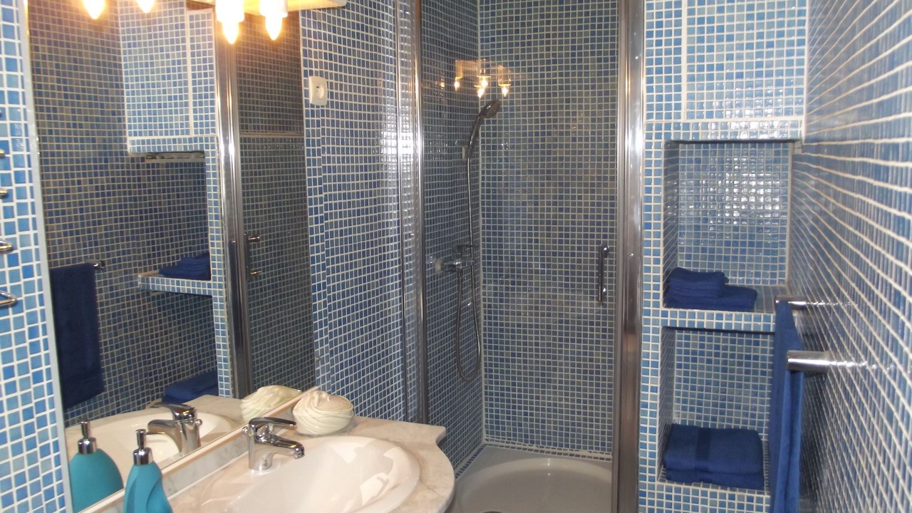 Photo of Bathroom in Cournonterral