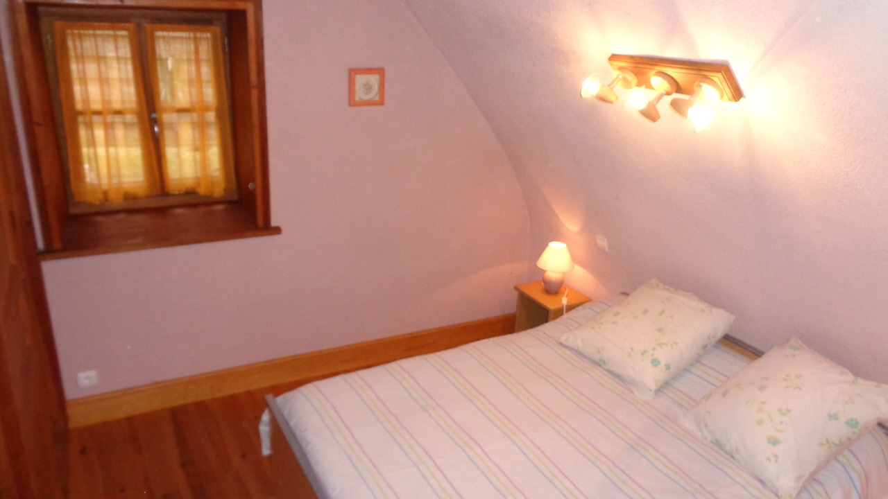 Photo of Bedroom in Saint-Andre-de-Vezines