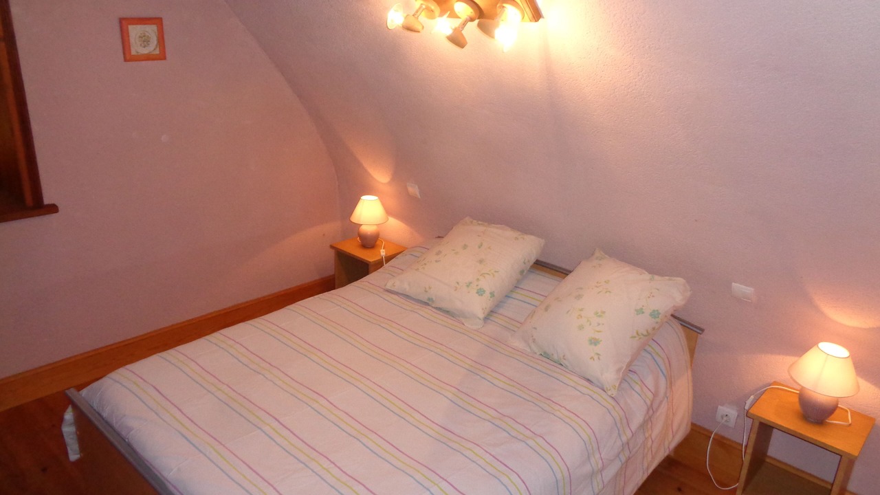Photo of Bedroom in Saint-Andre-de-Vezines