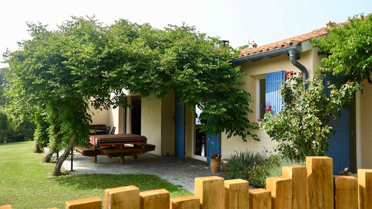 Photo of Patio Balcony in Roumengoux
