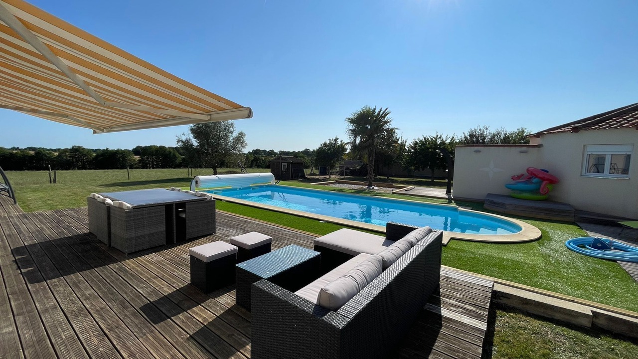 Photo of Outdoor in Chauve