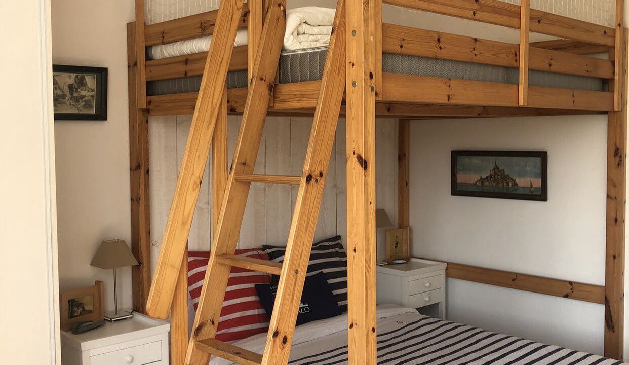 Photo of Bedroom in Saint-Coulomb