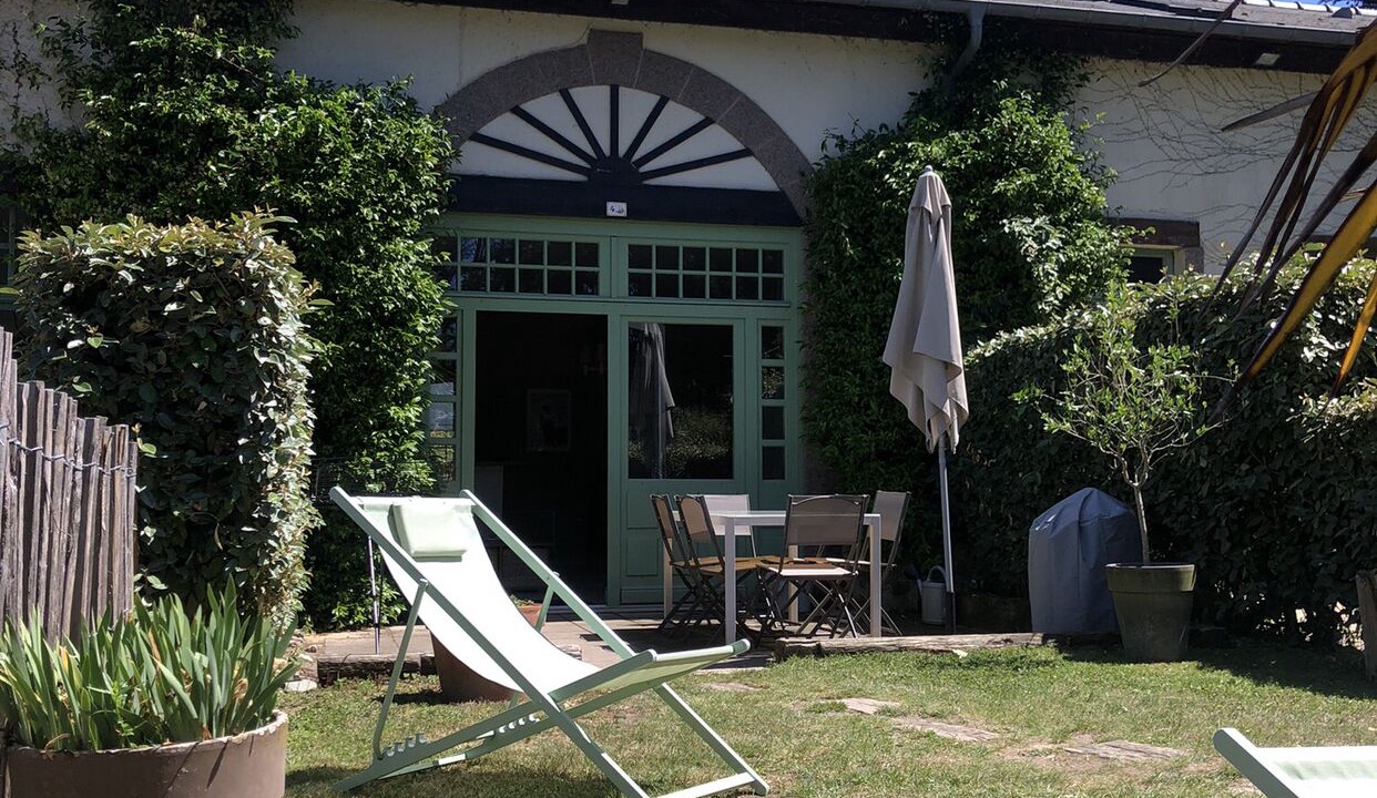 Photo of Outdoor in Saint-Coulomb