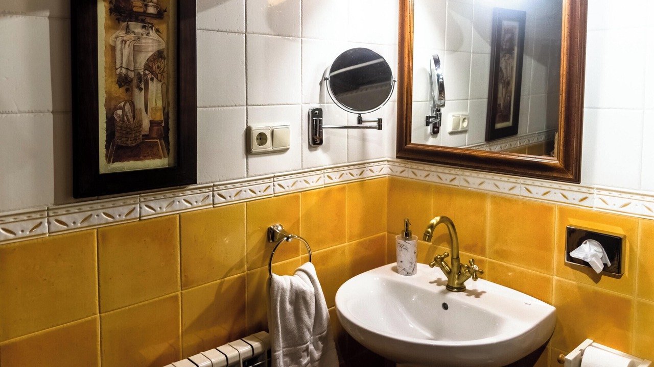 Photo of Bathroom in Incles