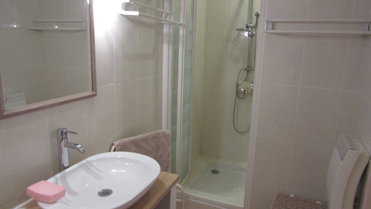 Photo of Bathroom in Beaumes-de-Venise