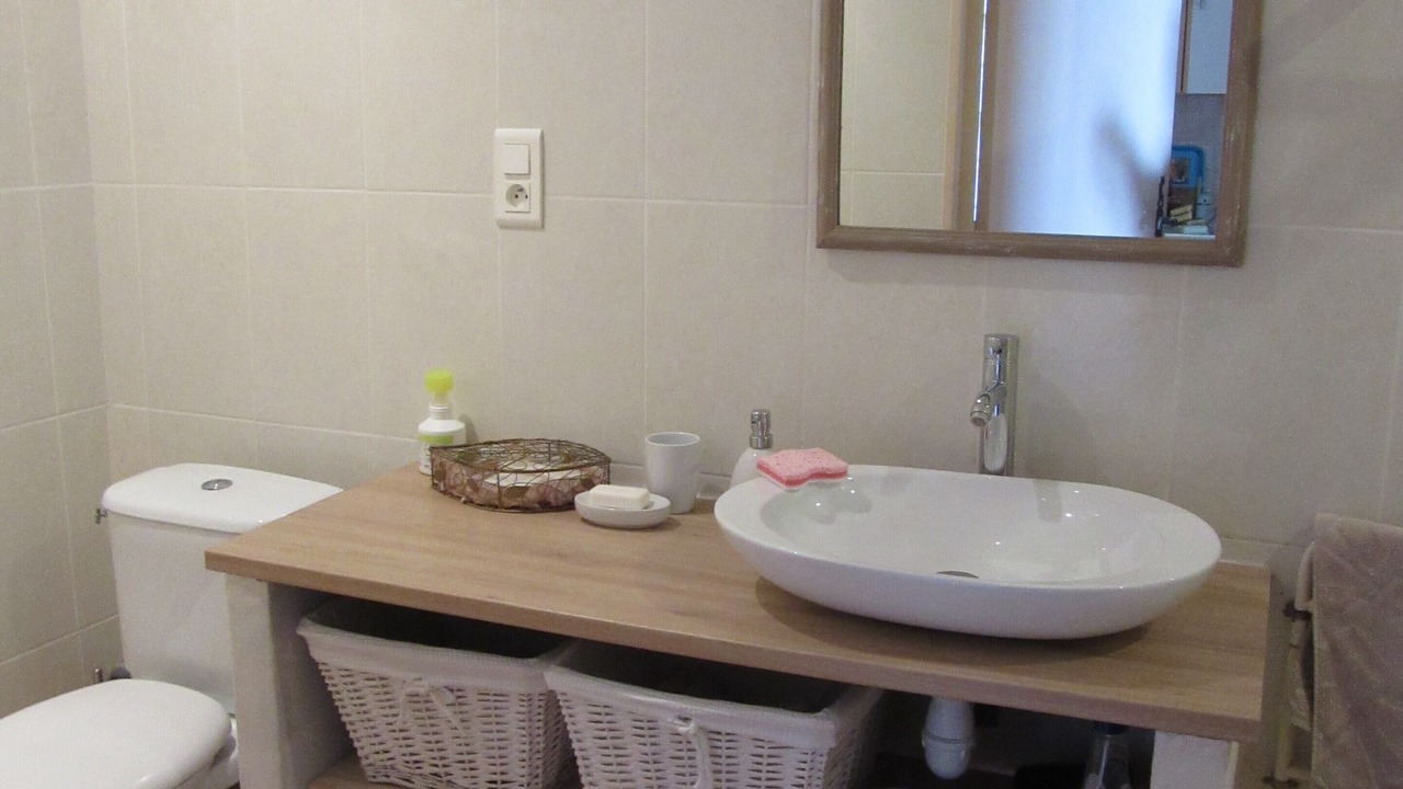 Photo of Bathroom in Beaumes-de-Venise