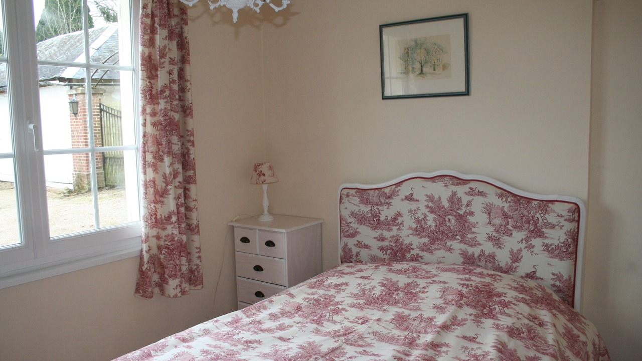 Photo of Bedroom in Maison-Ponthieu