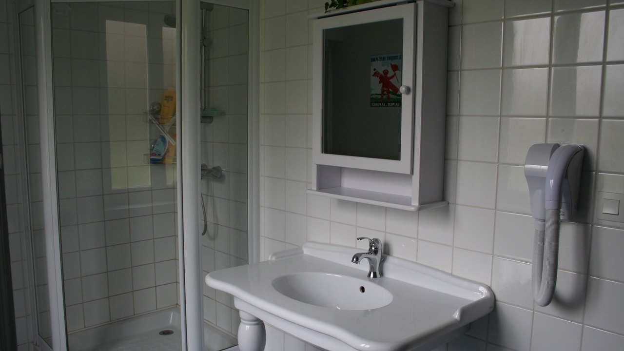 Photo of Bathroom in Maison-Ponthieu