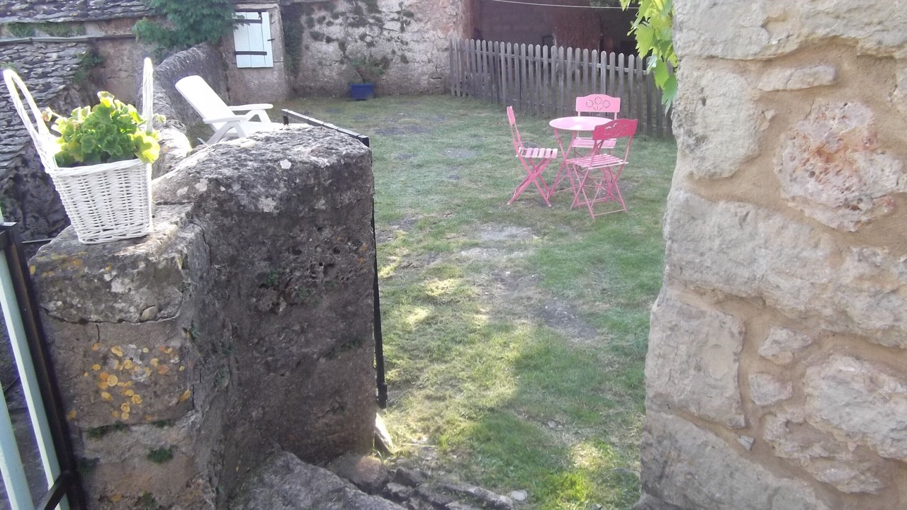 Photo of Patio Balcony in Saint-Andre-de-Vezines