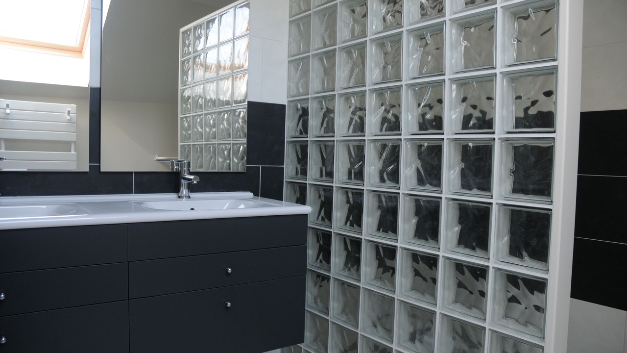 Photo of Bathroom in Glaire