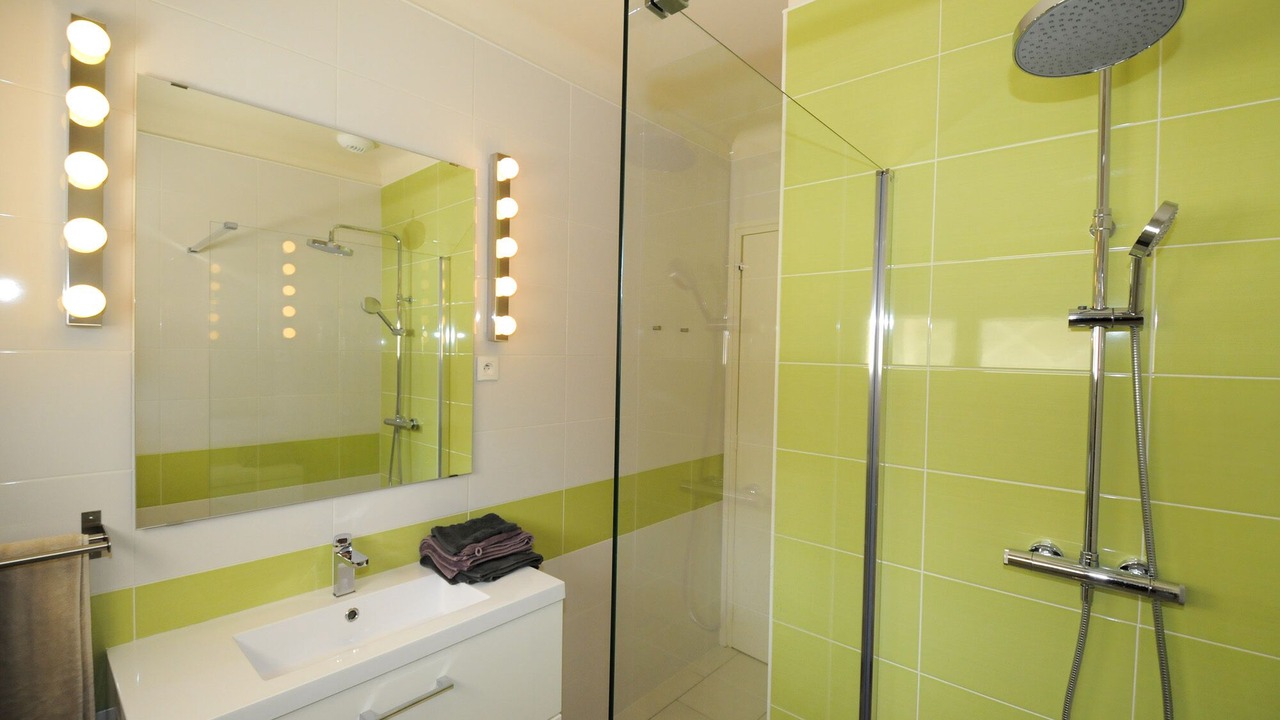 Photo of Bathroom in Glaire