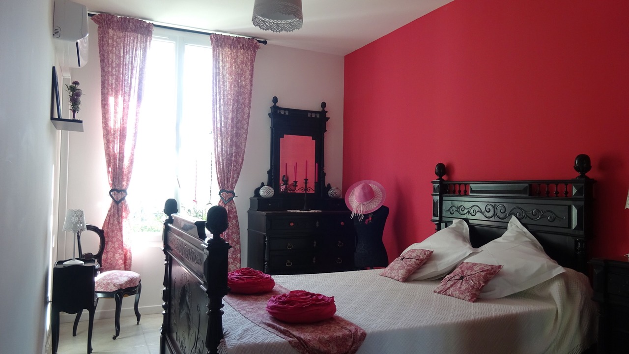 Photo of Bedroom in Pomerols