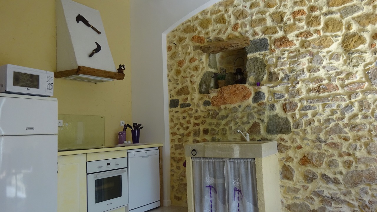 Photo of Kitchen in Pomerols