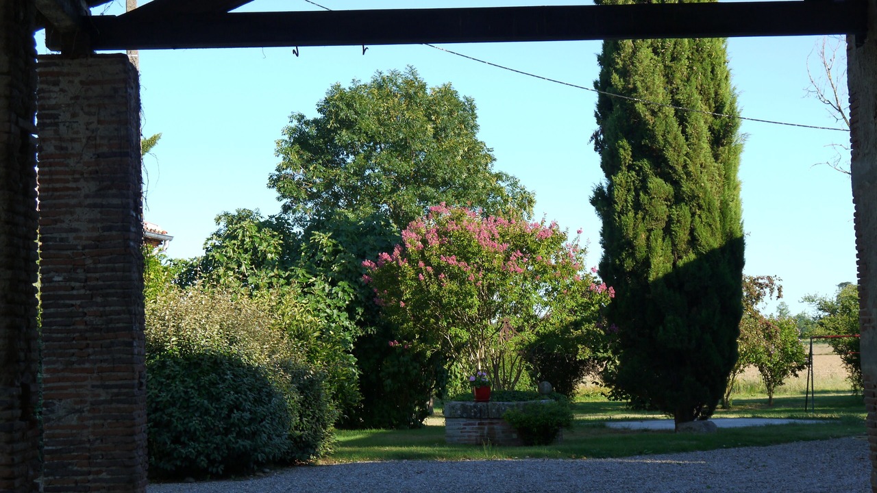 Photo of Outdoor in Pommevic