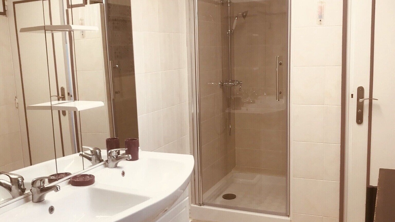 Photo of Bathroom in Saint-Aubin-sur-Mer