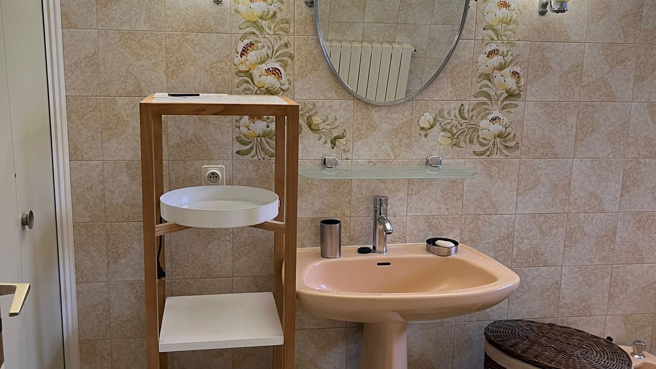 Photo of Bathroom in Sene