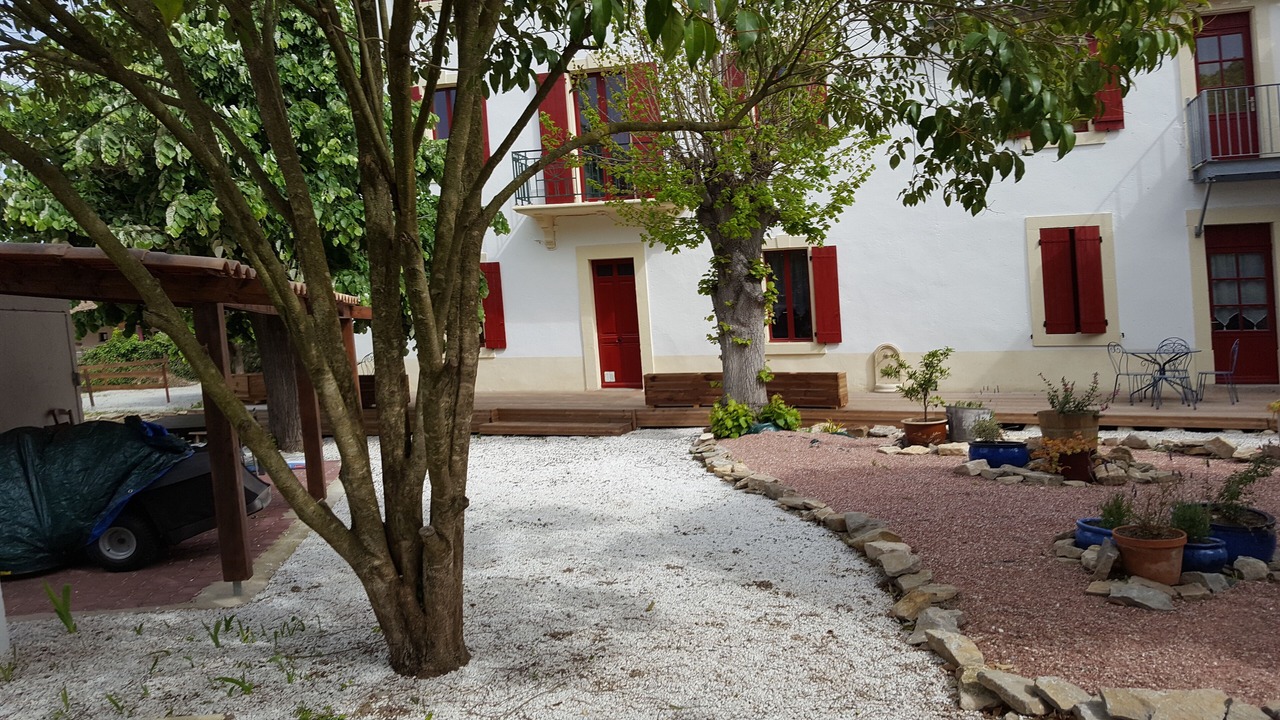 Photo of Outdoor in Pomas