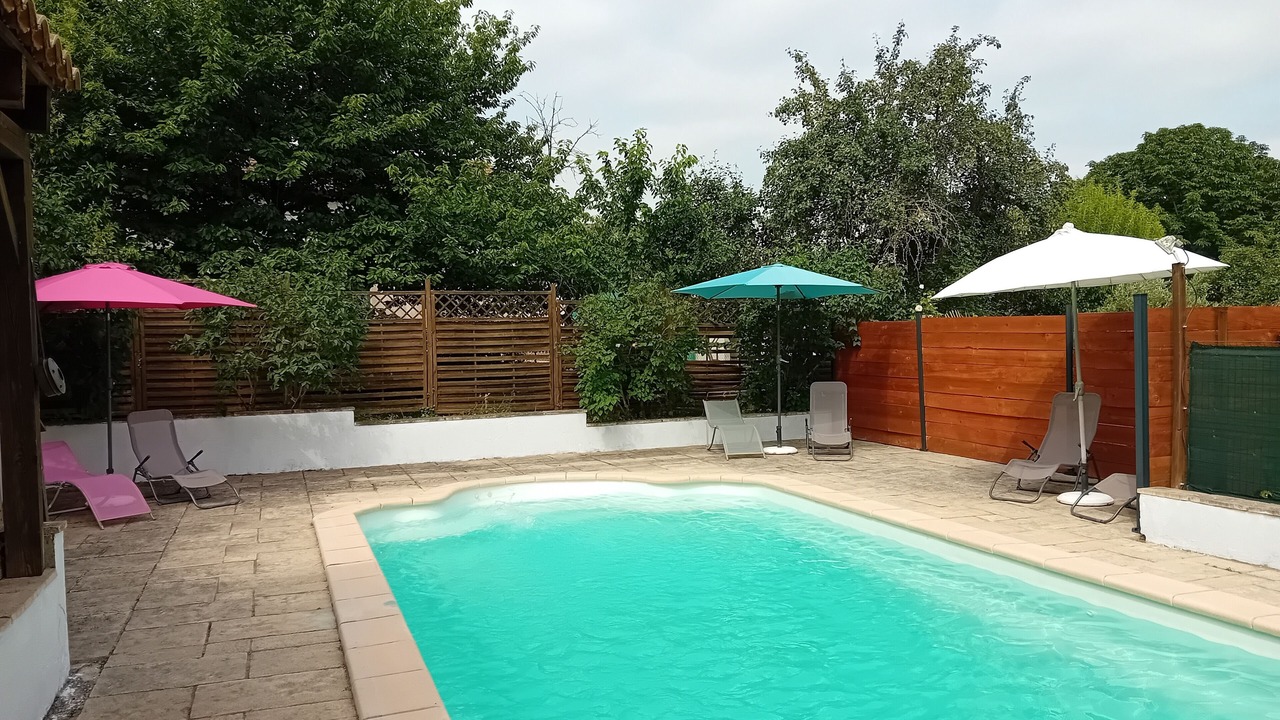 Photo of Outdoor in Pomas