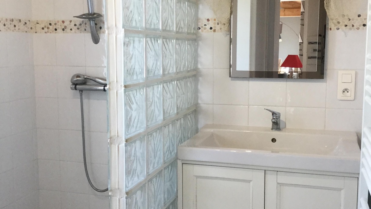 Photo of Bathroom in Barbatre
