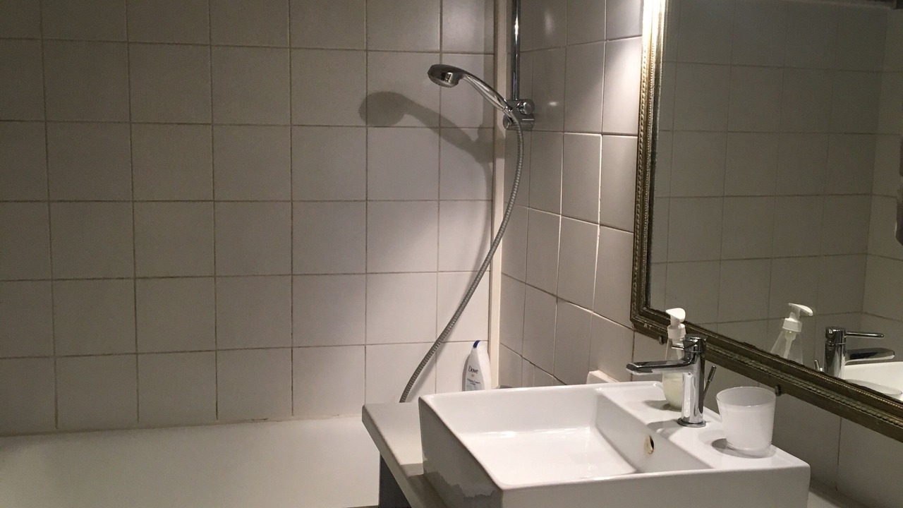 Photo of Bathroom in Hyeres City Centre