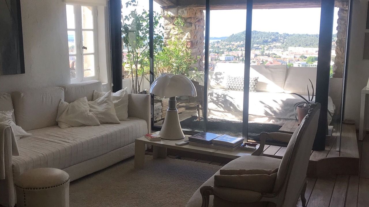 Photo of Livingroom in Hyeres City Centre