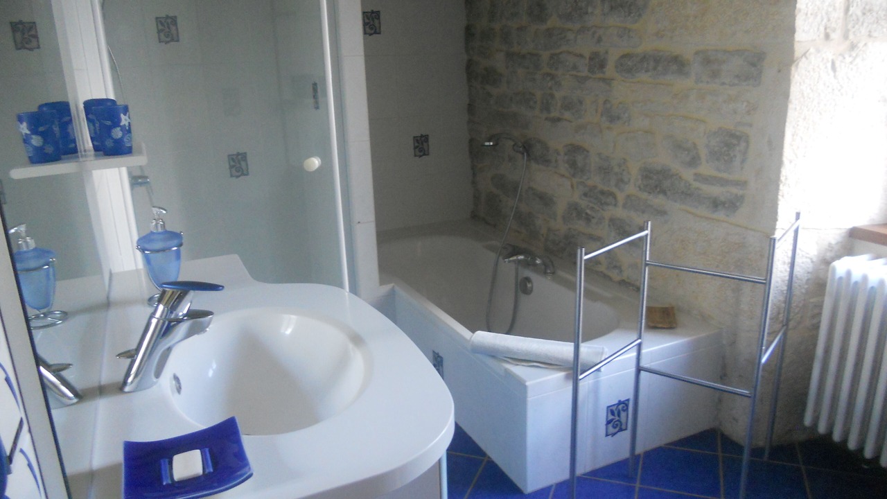 Photo of Bathroom in Gintrac