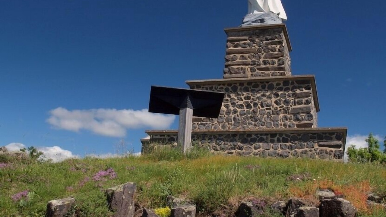 Photo of Others in Usson