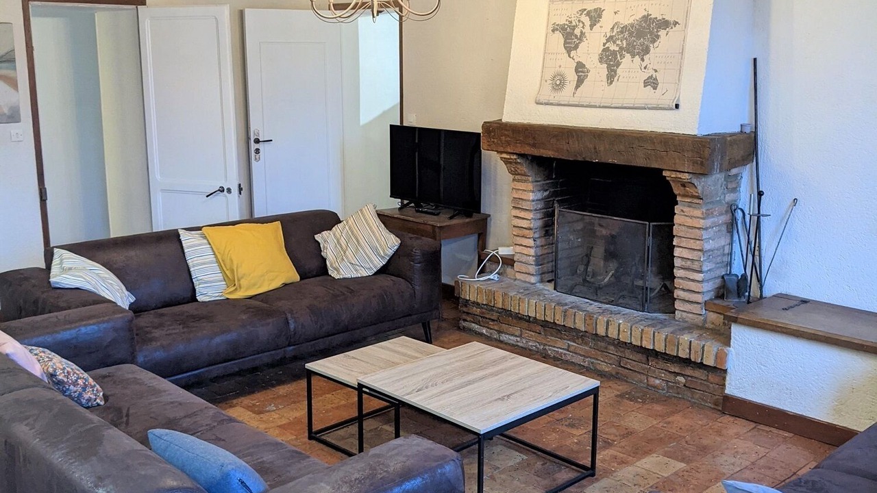 Photo of Livingroom in Longuefuye