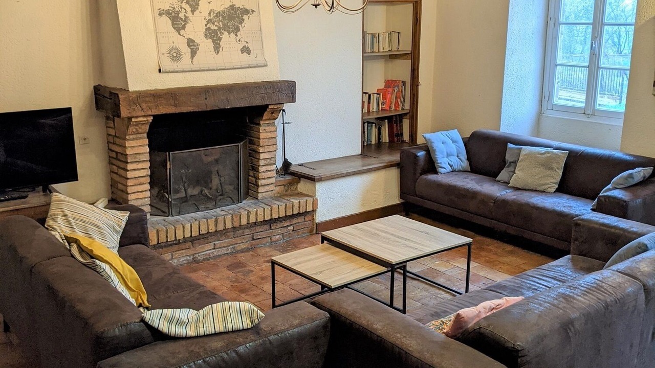 Photo of Livingroom in Longuefuye
