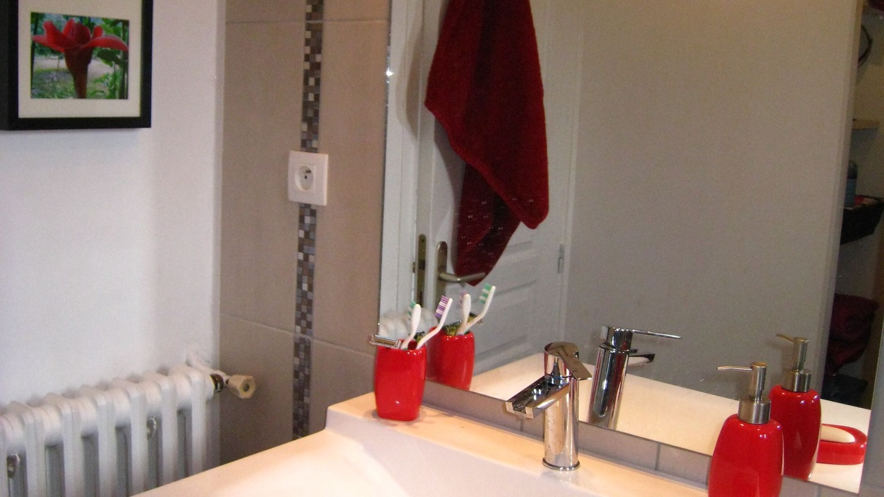 Photo of Bathroom in Minimes - Barriere de Paris
