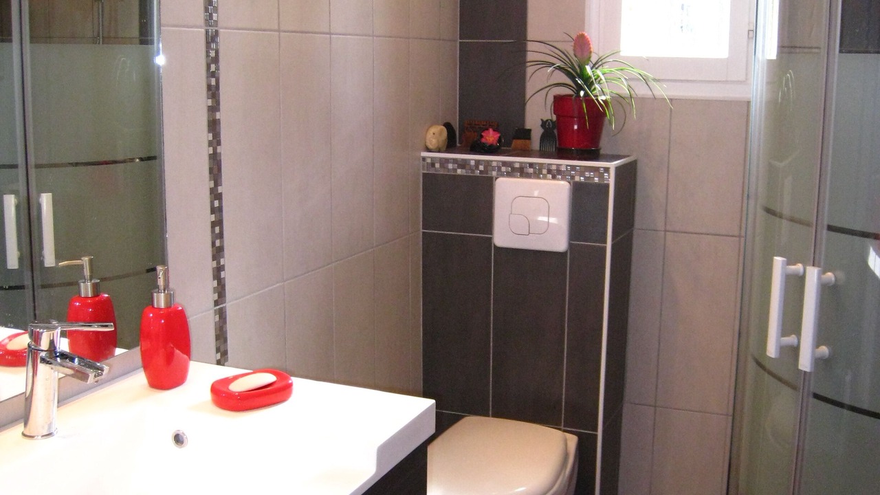 Photo of Bathroom in Minimes - Barriere de Paris