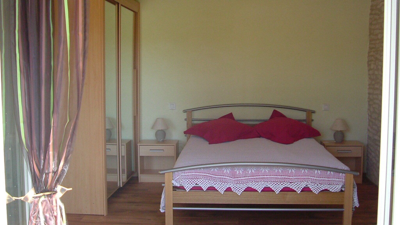 Photo of Bedroom in Lalbenque
