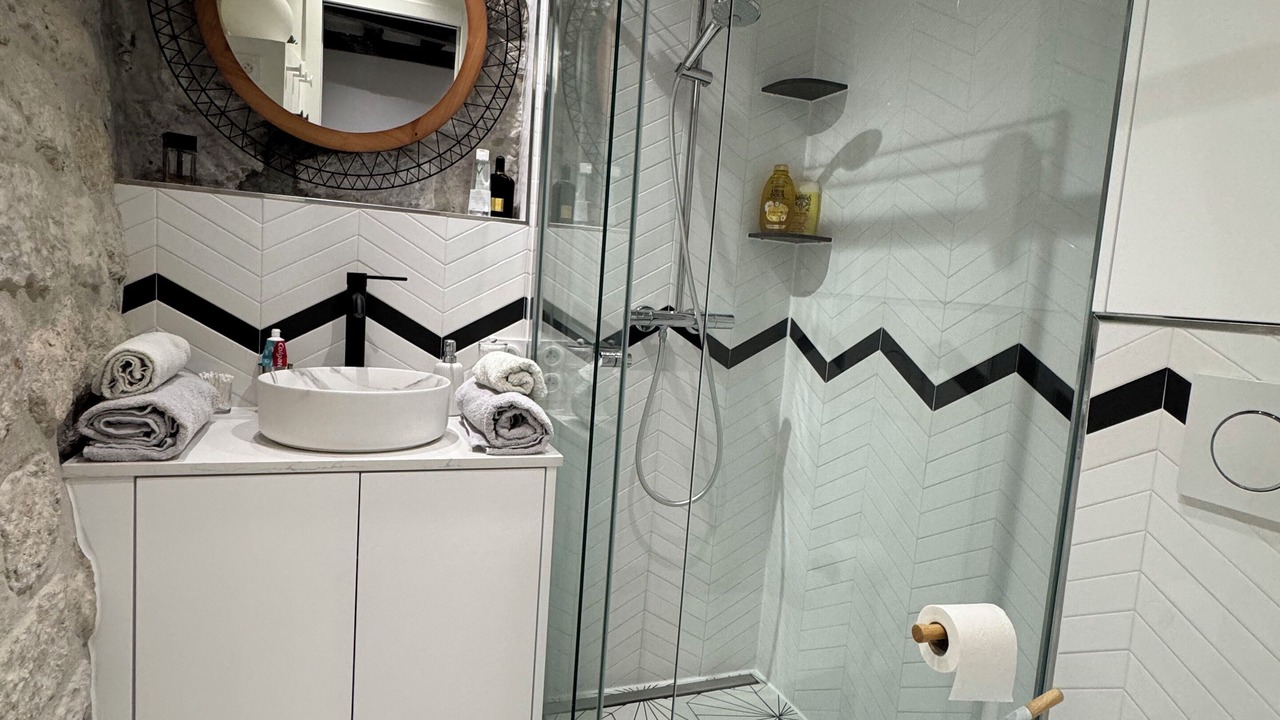Photo of Bathroom in 5th Arrondissement