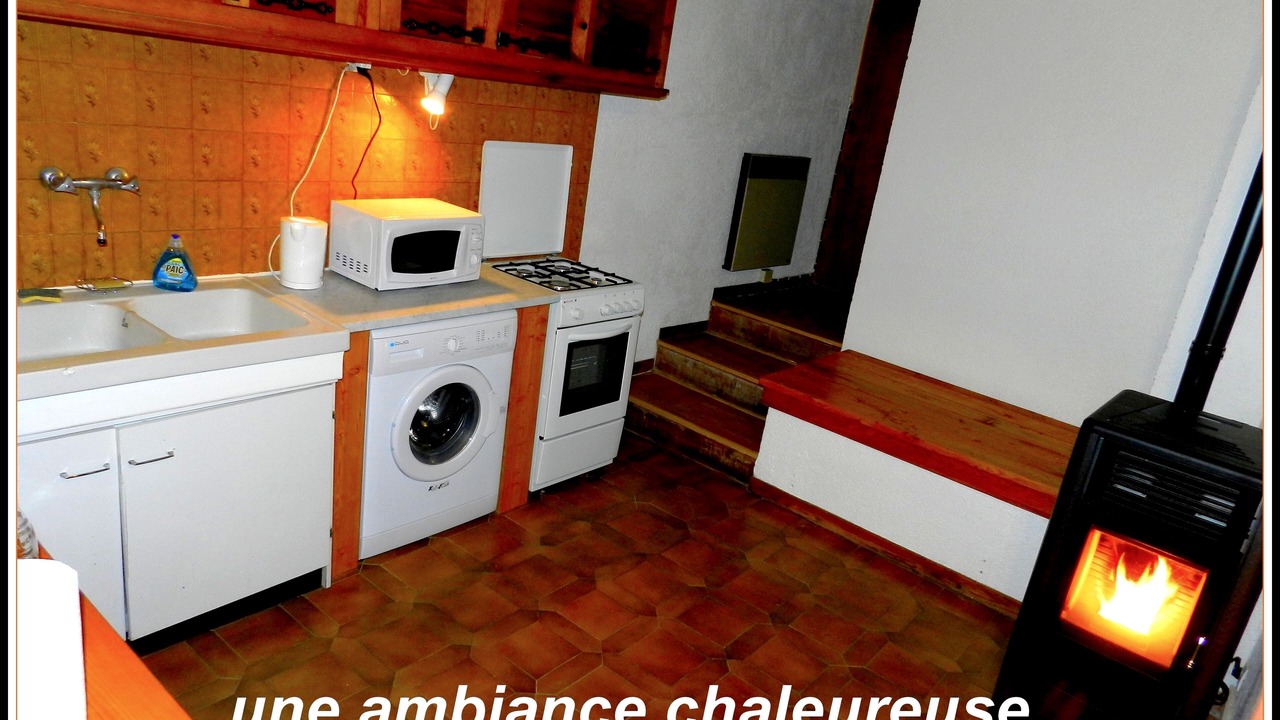 Photo of Kitchen in Beauvezer