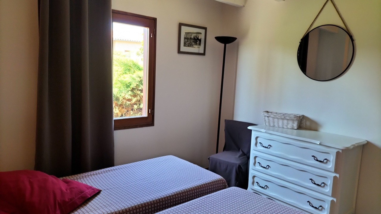 Photo of Bedroom in Maubec