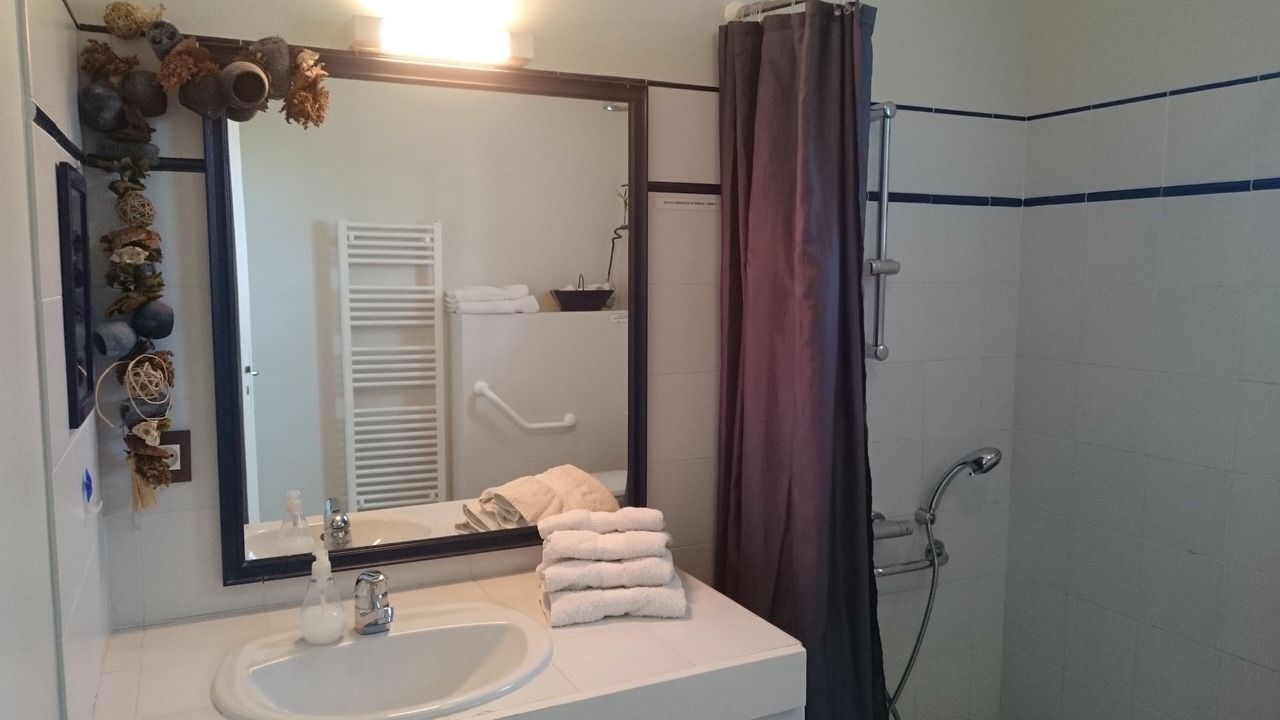Photo of Bathroom in Maubec