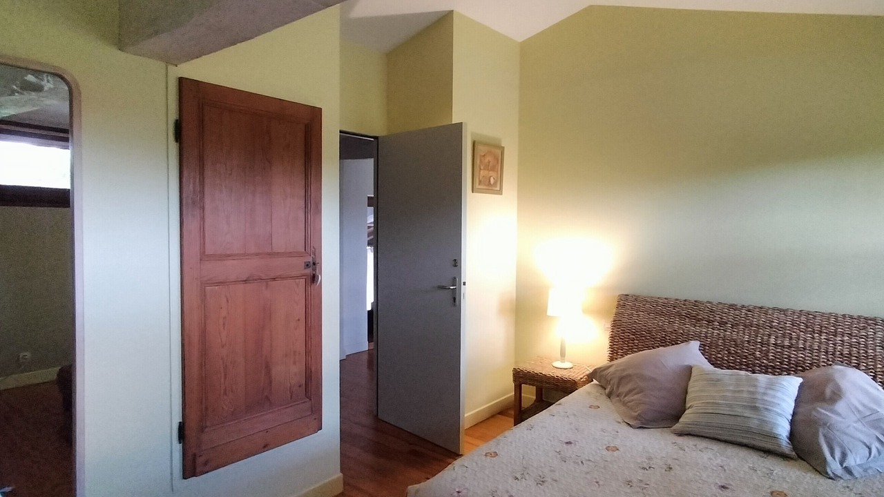 Photo of Bedroom in Maubec
