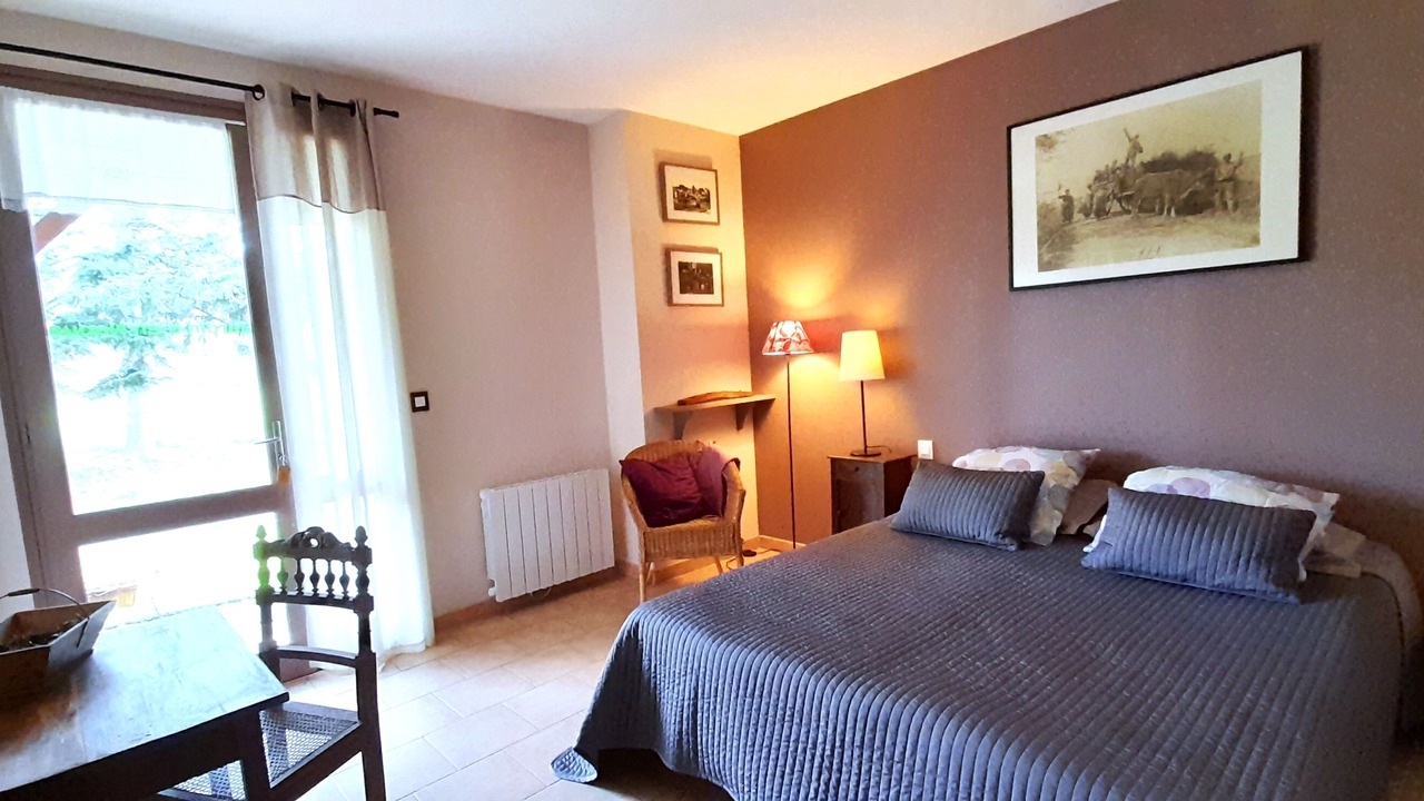 Photo of Bedroom in Maubec