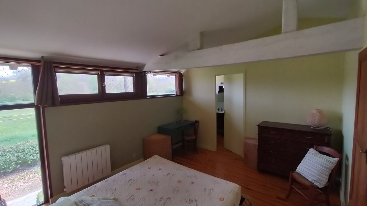 Photo of Bedroom in Maubec