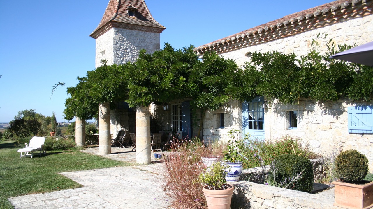 Photo of Patio Balcony in La Romieu