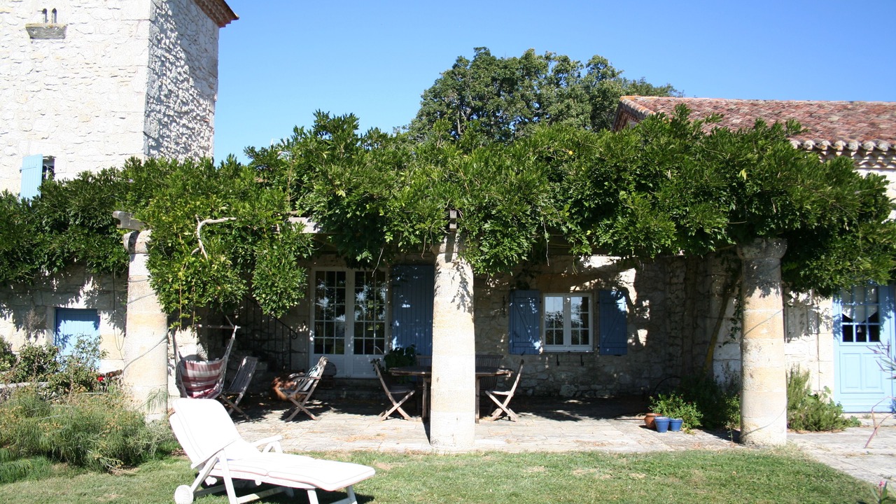 Photo of Patio Balcony in La Romieu