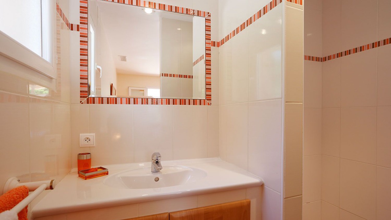 Photo of Bathroom in Laroque-des-Alberes